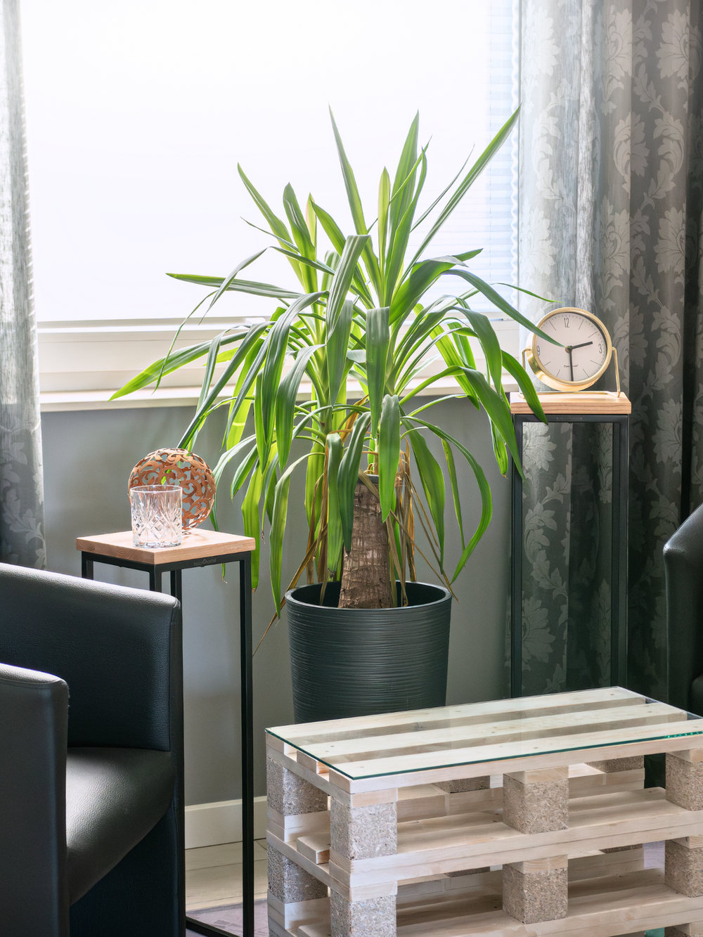 Blumenständer aus MDF im Set