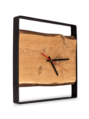 Quadratische Wanduhr aus Eiche