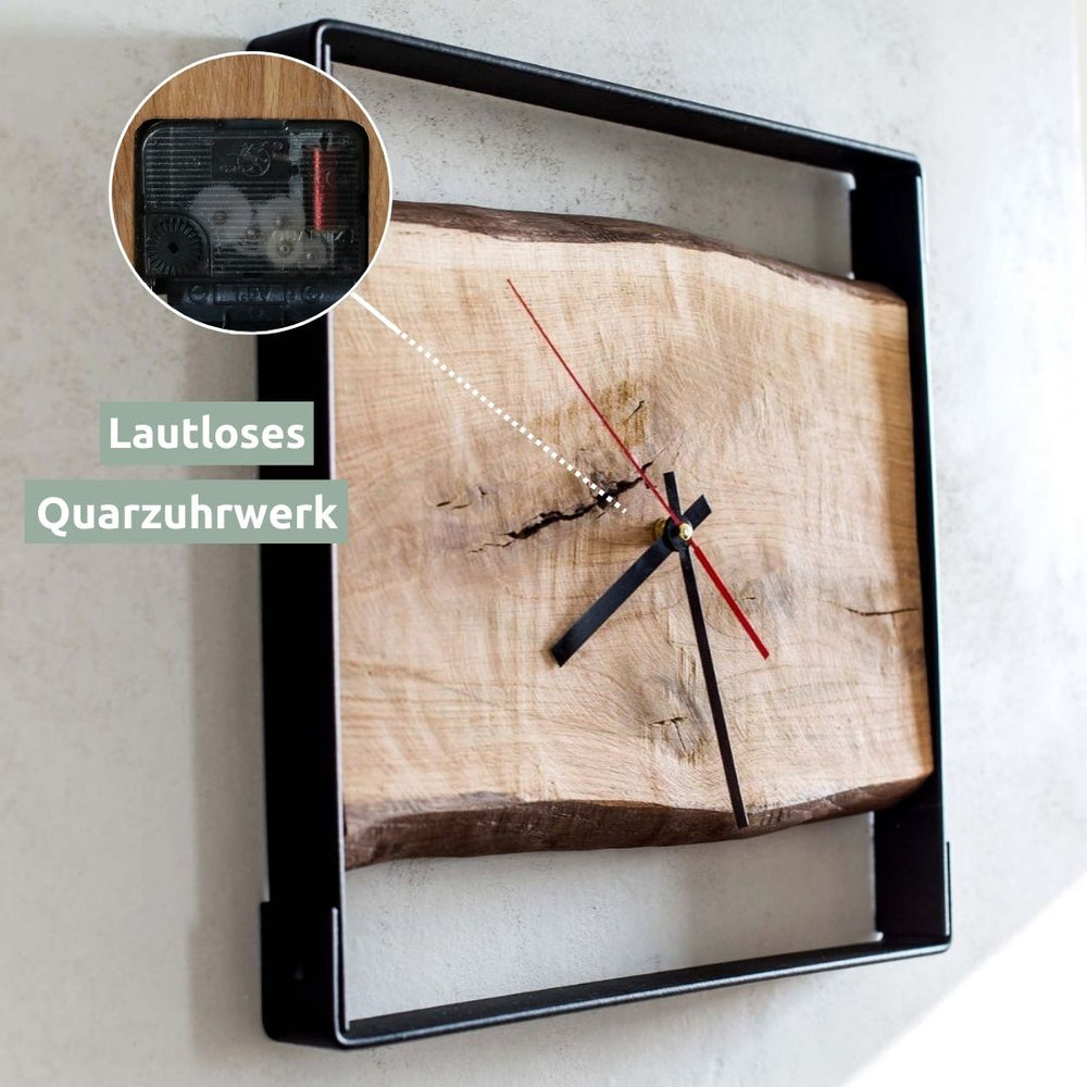 Quadratische Wanduhr aus Eiche - Genietet